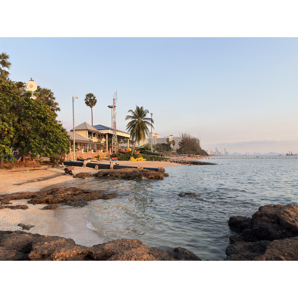 Picture Thailand Pattaya Dongtan beach 2025-12 40 - Around Dongtan beach