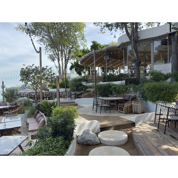 Picture Thailand Pattaya Oxygen Restaurant 2024-12 24 - Center Oxygen Restaurant