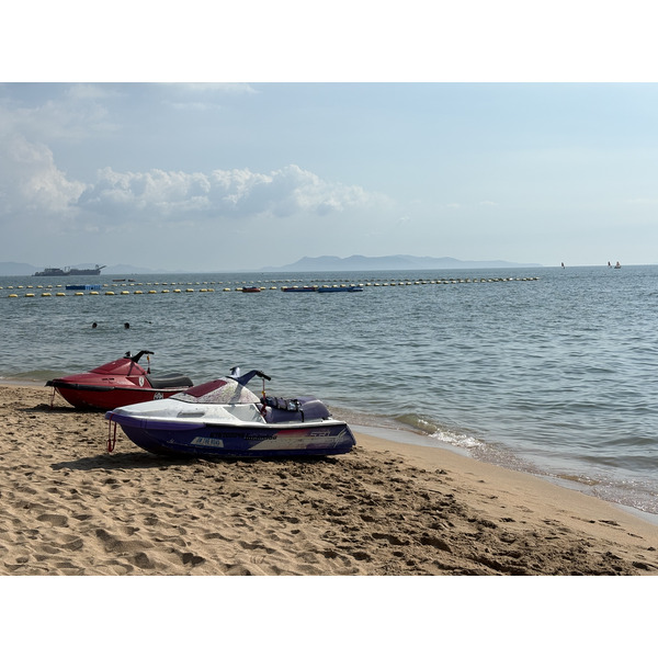 Picture Thailand Pattaya Dongtan beach 2025-12 15 - Around Dongtan beach