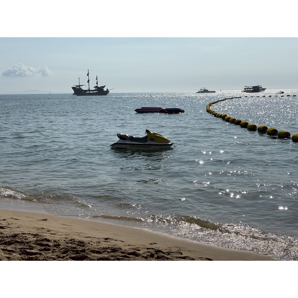 Picture Thailand Pattaya Dongtan beach 2025-12 23 - Discovery Dongtan beach