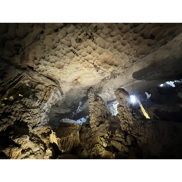Picture Vietnam Ha Long Bay Sung Sot Cave 2024-01 52 - Journey Sung Sot Cave
