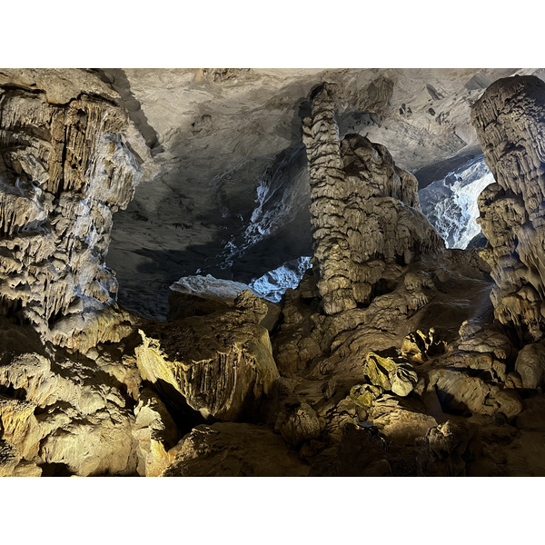 Picture Vietnam Ha Long Bay Sung Sot Cave 2024-01 47 - Tour Sung Sot Cave