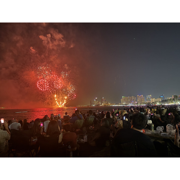 Picture Thailand Pattaya Fireworks 2024-12 57 - Center Fireworks