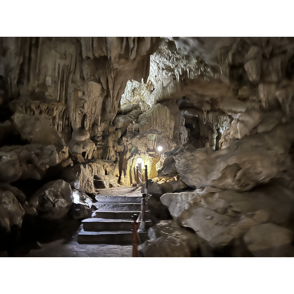 Picture Vietnam Ha Long Bay Sung Sot Cave 2024-01 16 - Center Sung Sot Cave