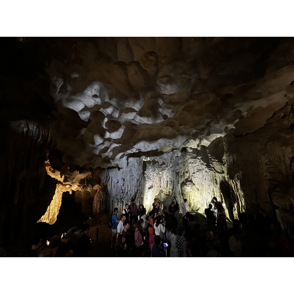 Picture Vietnam Ha Long Bay Sung Sot Cave 2024-01 31 - Discovery Sung Sot Cave