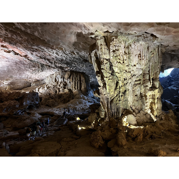 Picture Vietnam Ha Long Bay Sung Sot Cave 2024-01 4 - Discovery Sung Sot Cave