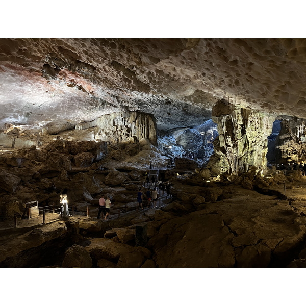 Picture Vietnam Ha Long Bay Sung Sot Cave 2024-01 10 - Center Sung Sot Cave