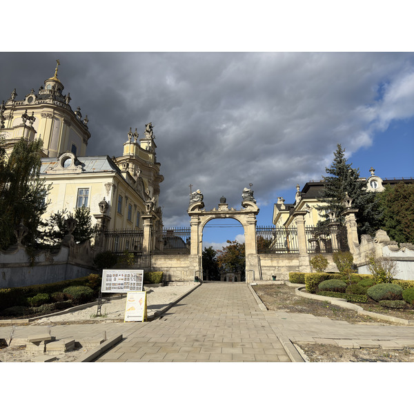 Picture Ukraine Lviv 2024-10 75 - Recreation Lviv