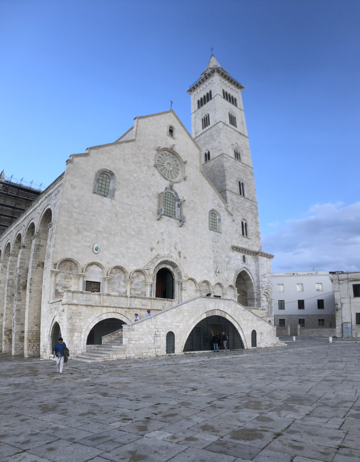 Picture Italy Trani 2024-09 48 - Sightseeing Trani