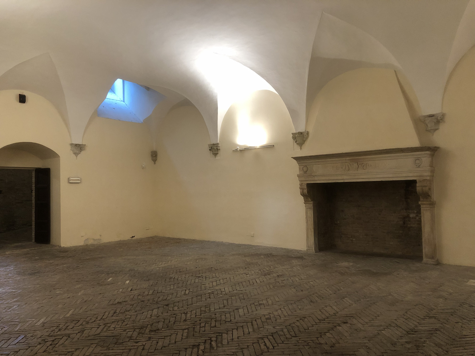 Picture Italy Urbino 2024-09 515 - Journey Urbino