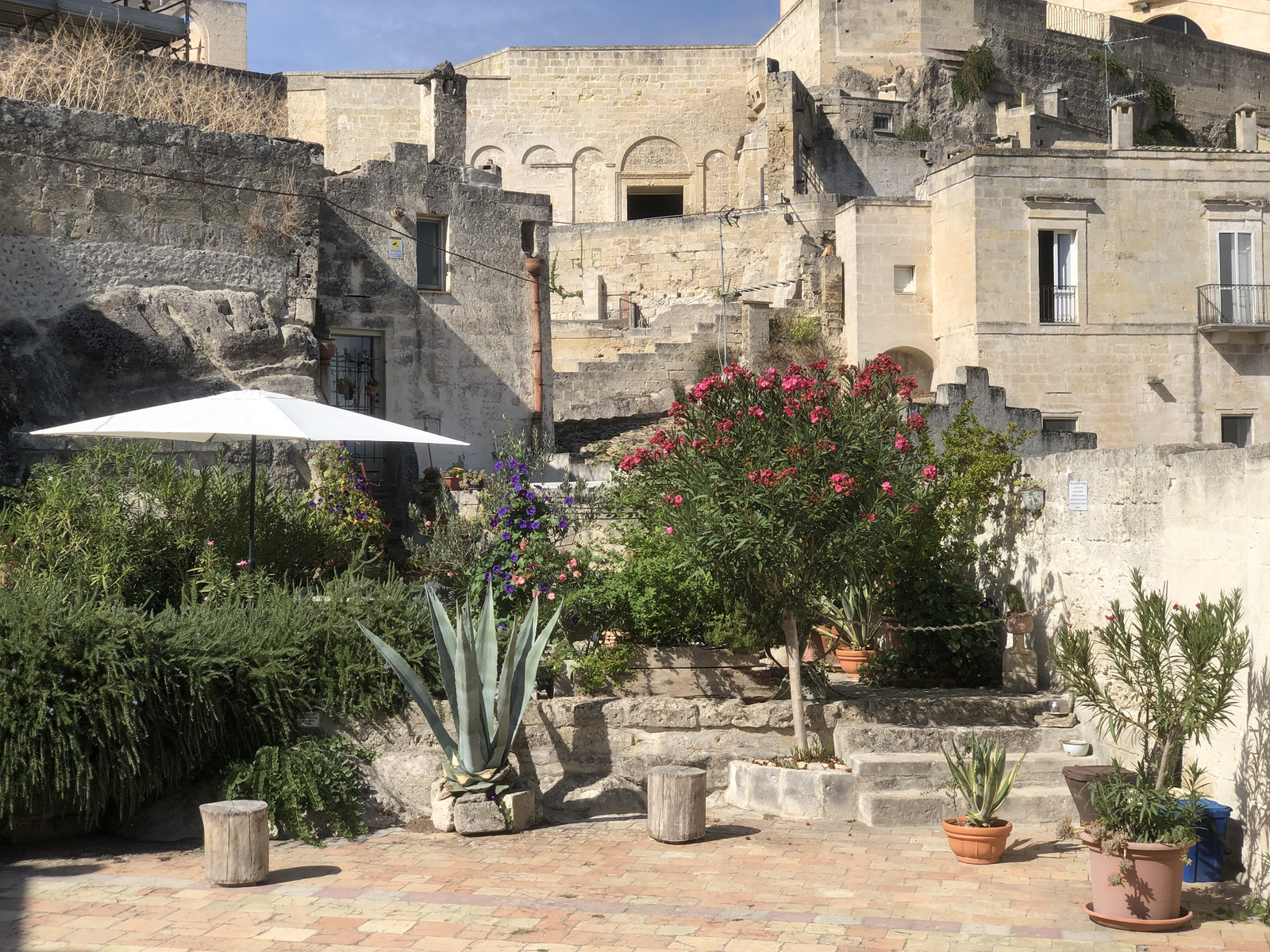 Picture Italy Matera 2024-09 37 - Shopping Mall Matera