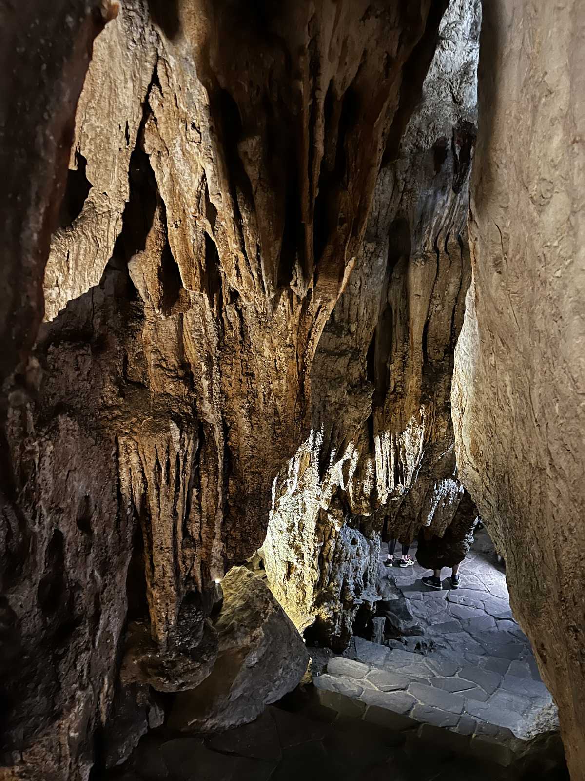 Picture Vietnam Ha Long Bay Sung Sot Cave 2024-01 14 - Photographers Sung Sot Cave
