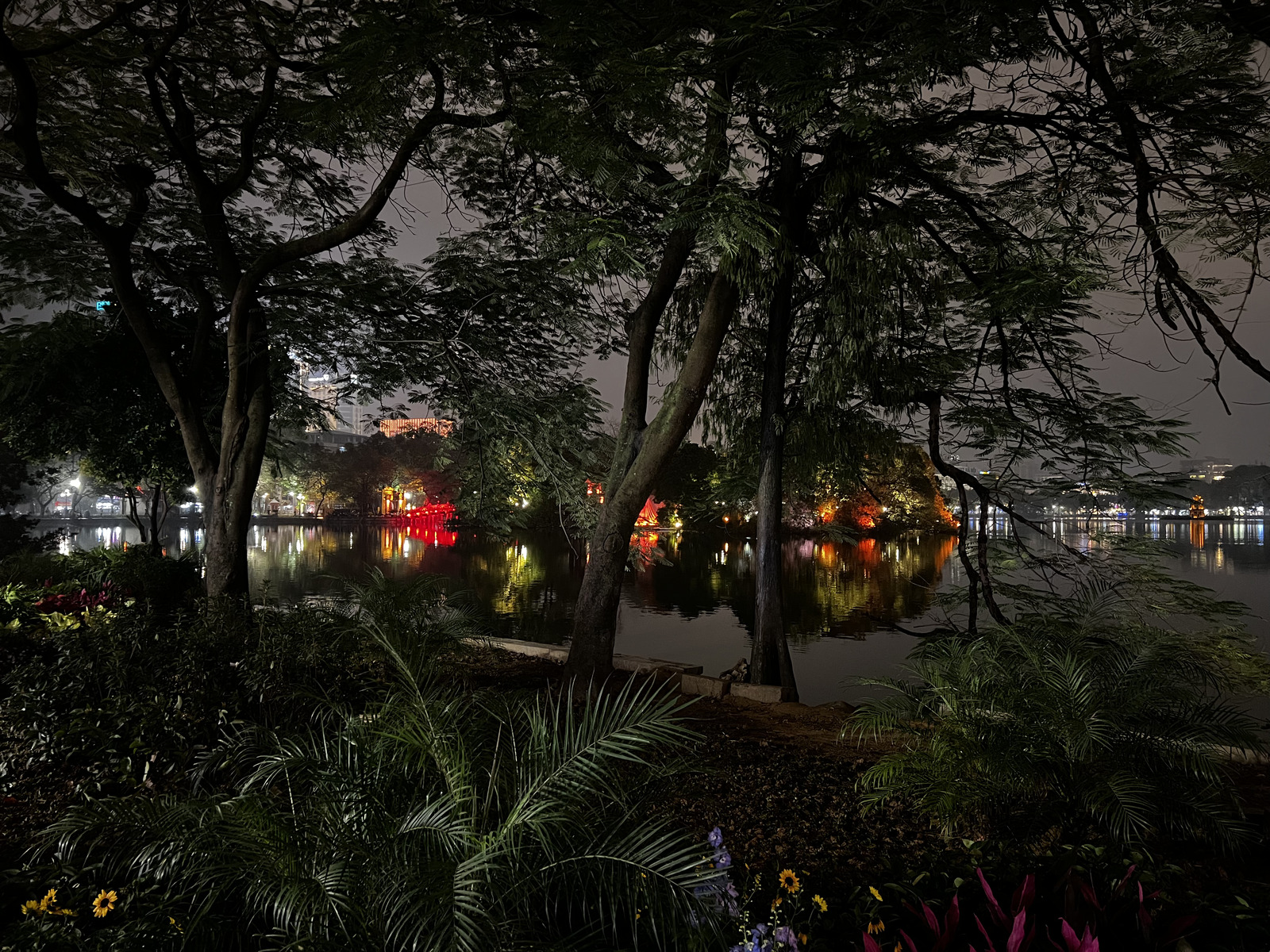 Picture Vietnam Hanoi Hoan Kiem Lake 2024-01 3 - Photo Hoan Kiem Lake