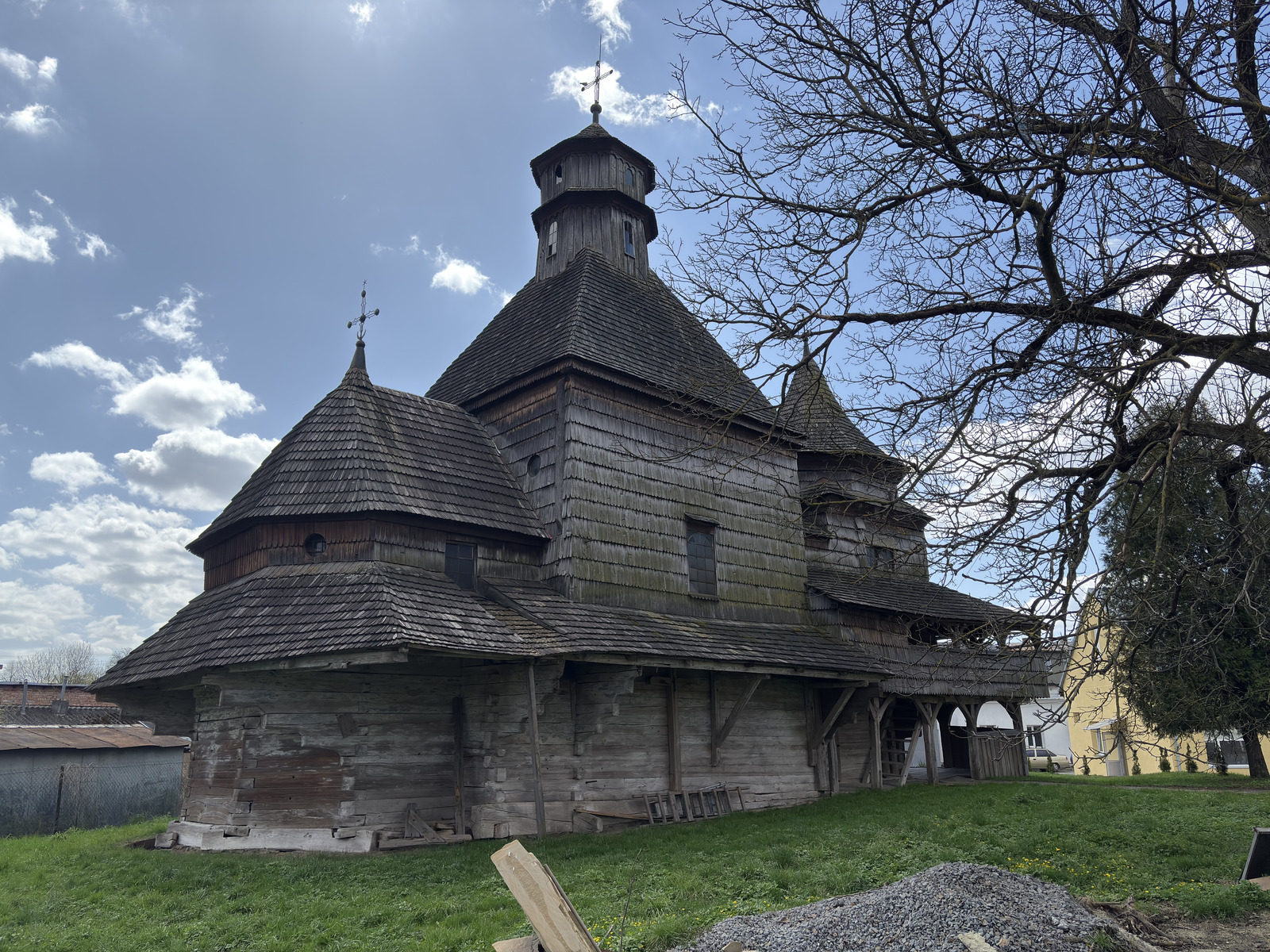 Picture Ukraine Drogobych St. George Wooden Church 2025-04 97 - Randonee St. George Wooden Church