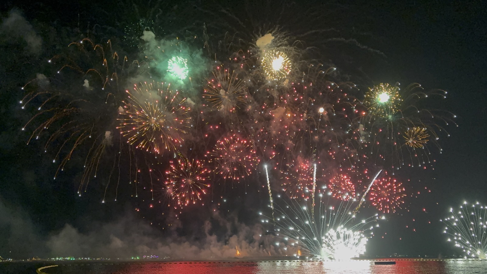 Picture Thailand Pattaya pattaya firework festival 2025-12 38 - Journey pattaya firework festival