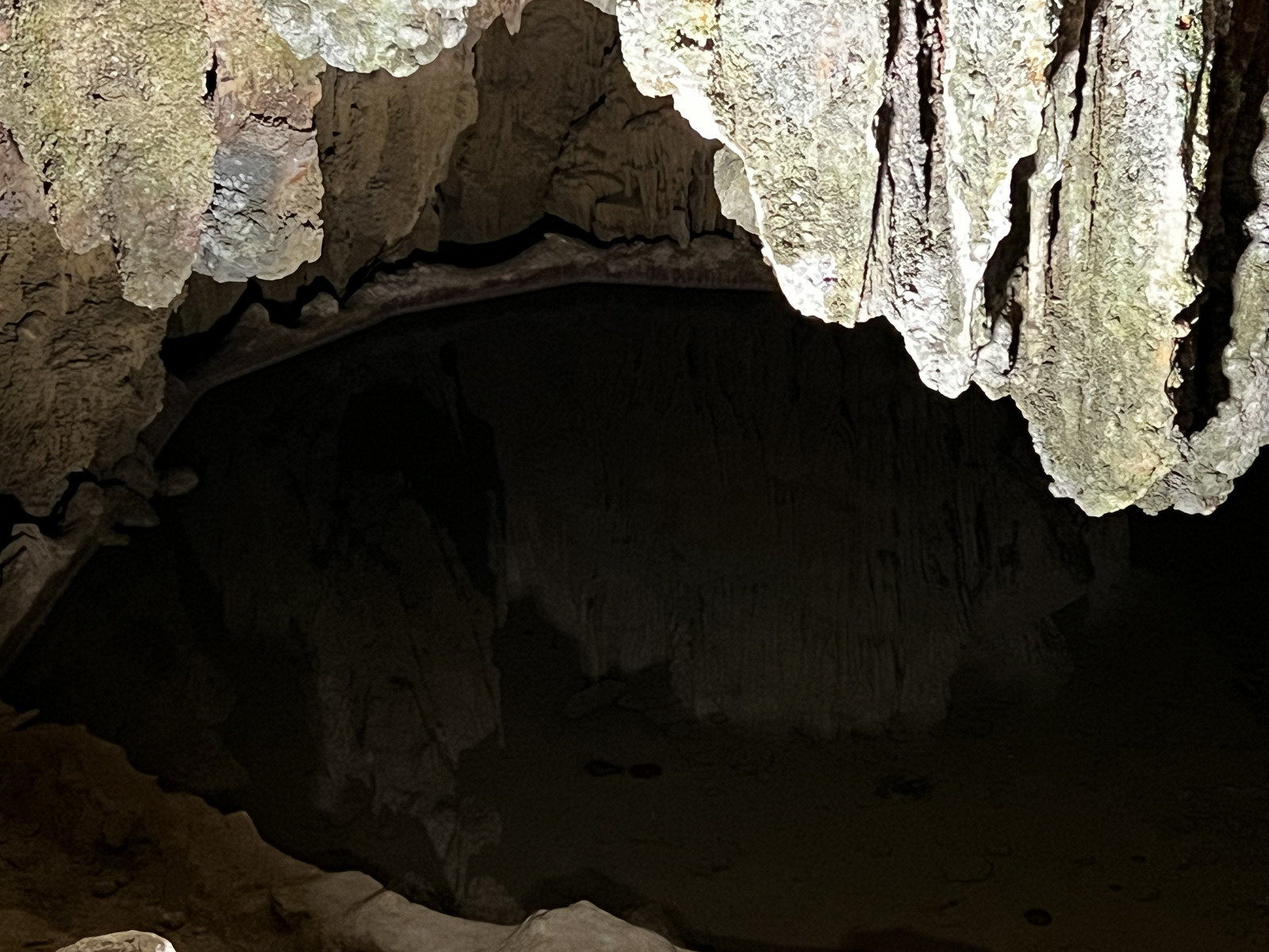 Picture Vietnam Ha Long Bay Sung Sot Cave 2024-01 26 - Travels Sung Sot Cave
