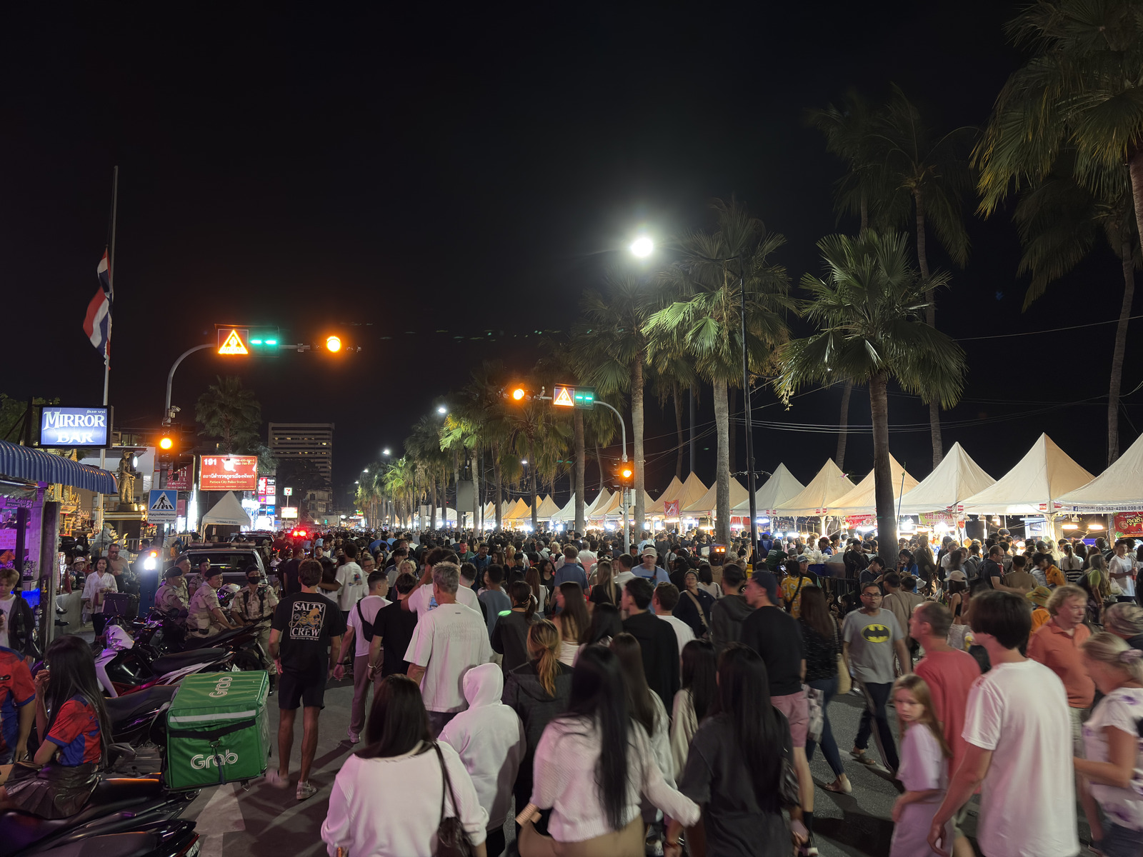 Picture Thailand Pattaya pattaya firework festival 2025-12 71 - Trips pattaya firework festival