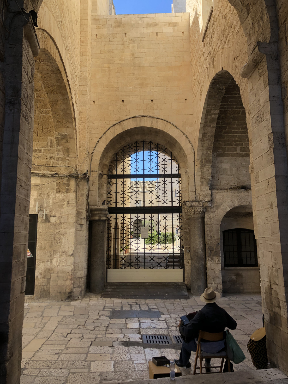 Picture Italy Bari 2024-09 9 - Perspective Bari