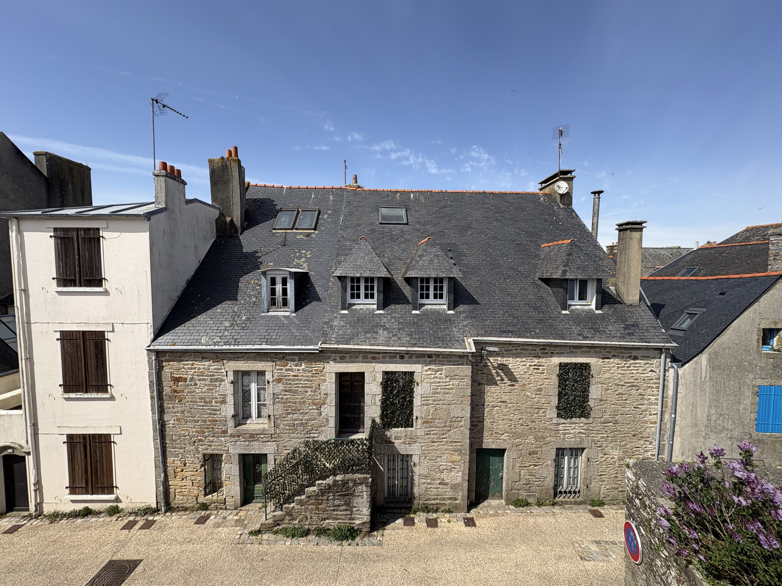 Picture France Concarneau Ville close 2026-04 78 - Sight Ville close