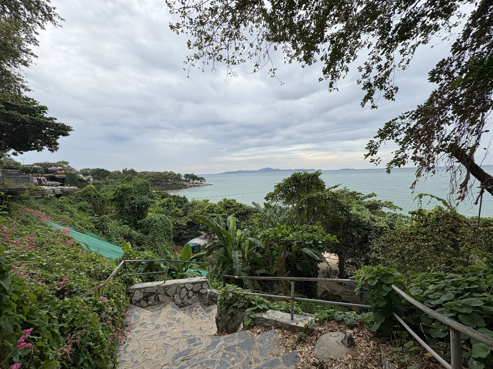 Picture Thailand Pattaya Oxygen Restaurant 2024-12 37 - Photographers Oxygen Restaurant