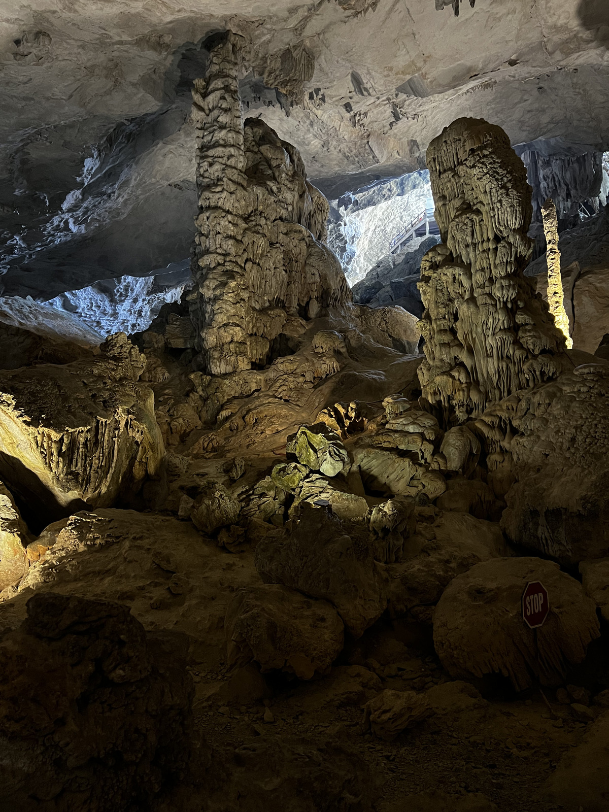 Picture Vietnam Ha Long Bay Sung Sot Cave 2024-01 56 - Photographers Sung Sot Cave