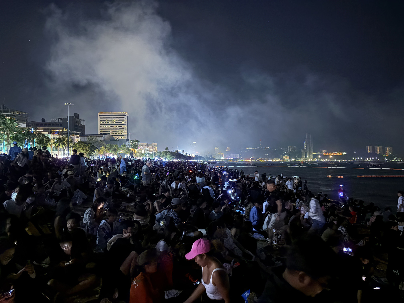 Picture Thailand Pattaya Fireworks 2024-12 78 - Tourist Fireworks