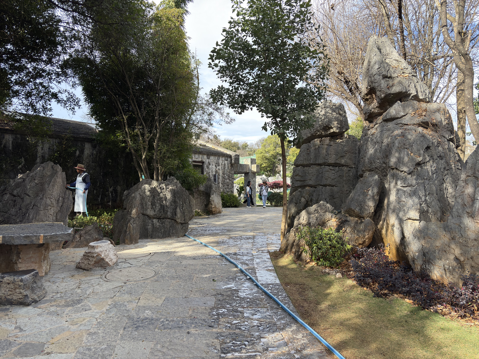 Picture China Shilin Stone Forest 2026-01 13 - Photographers Shilin Stone Forest