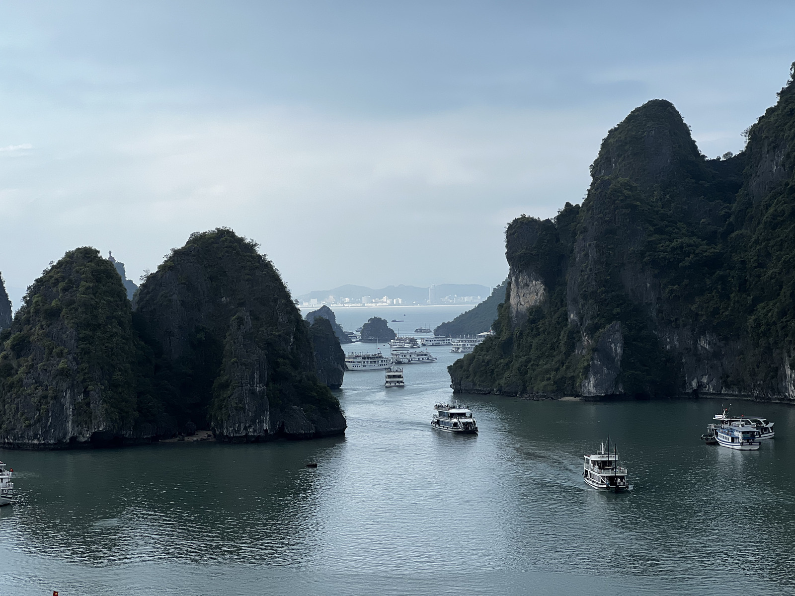 Picture Vietnam Ha Long Bay Sung Sot Cave 2024-01 65 - Photographer Sung Sot Cave