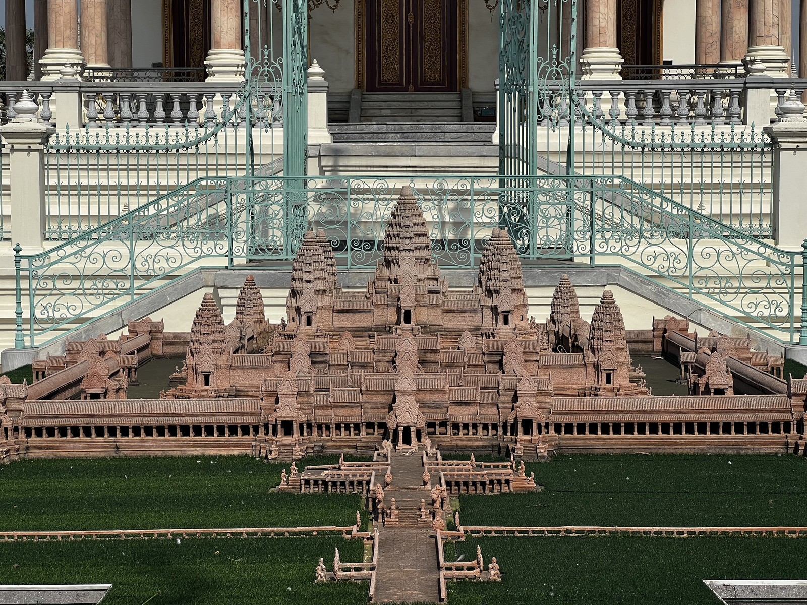 Picture Cambodia Phnom Penh Royal Palace 2024-01 18 - Travels Royal Palace
