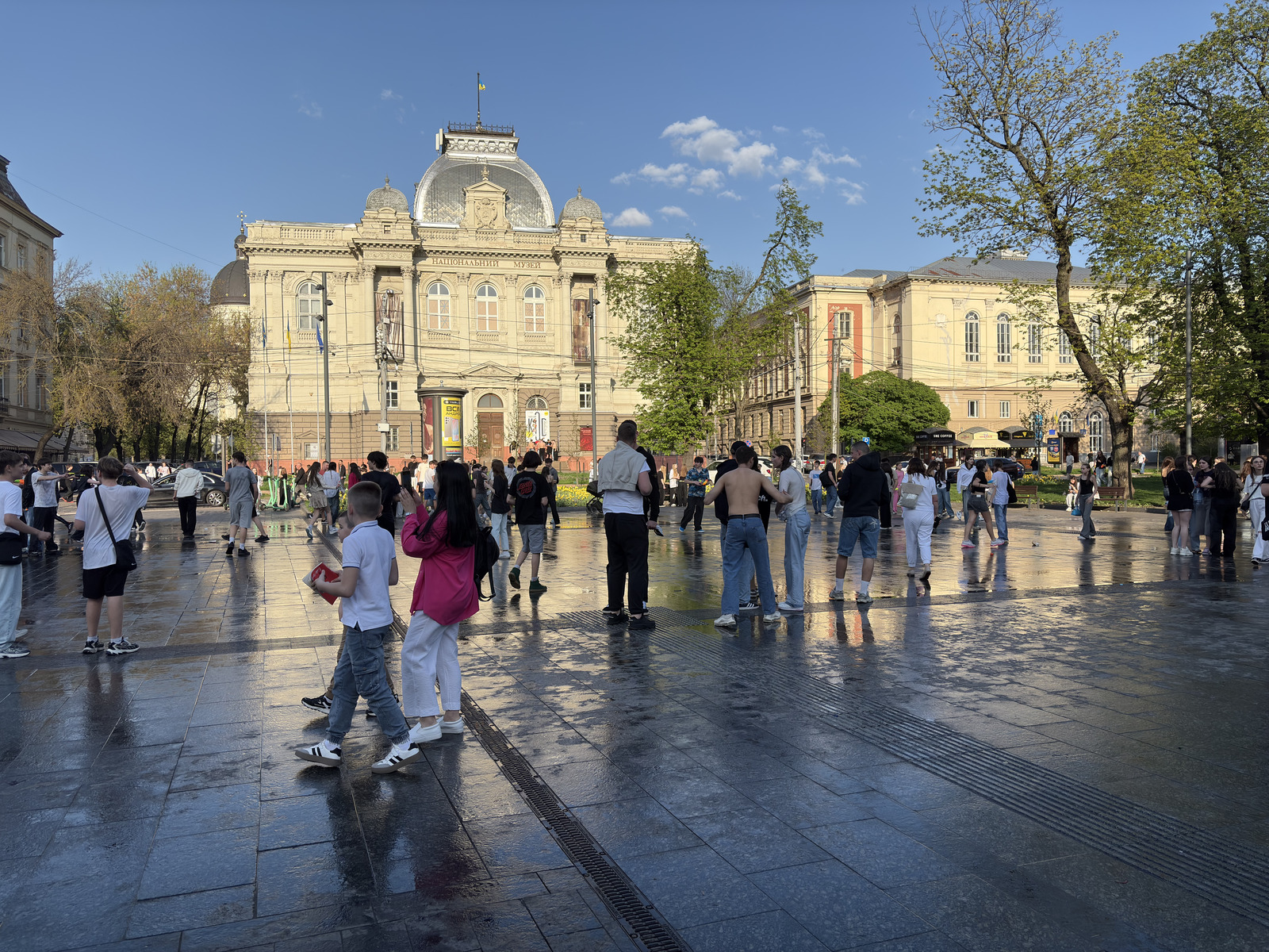 Picture Ukraine Lviv 2025-04 6 - Shopping Mall Lviv