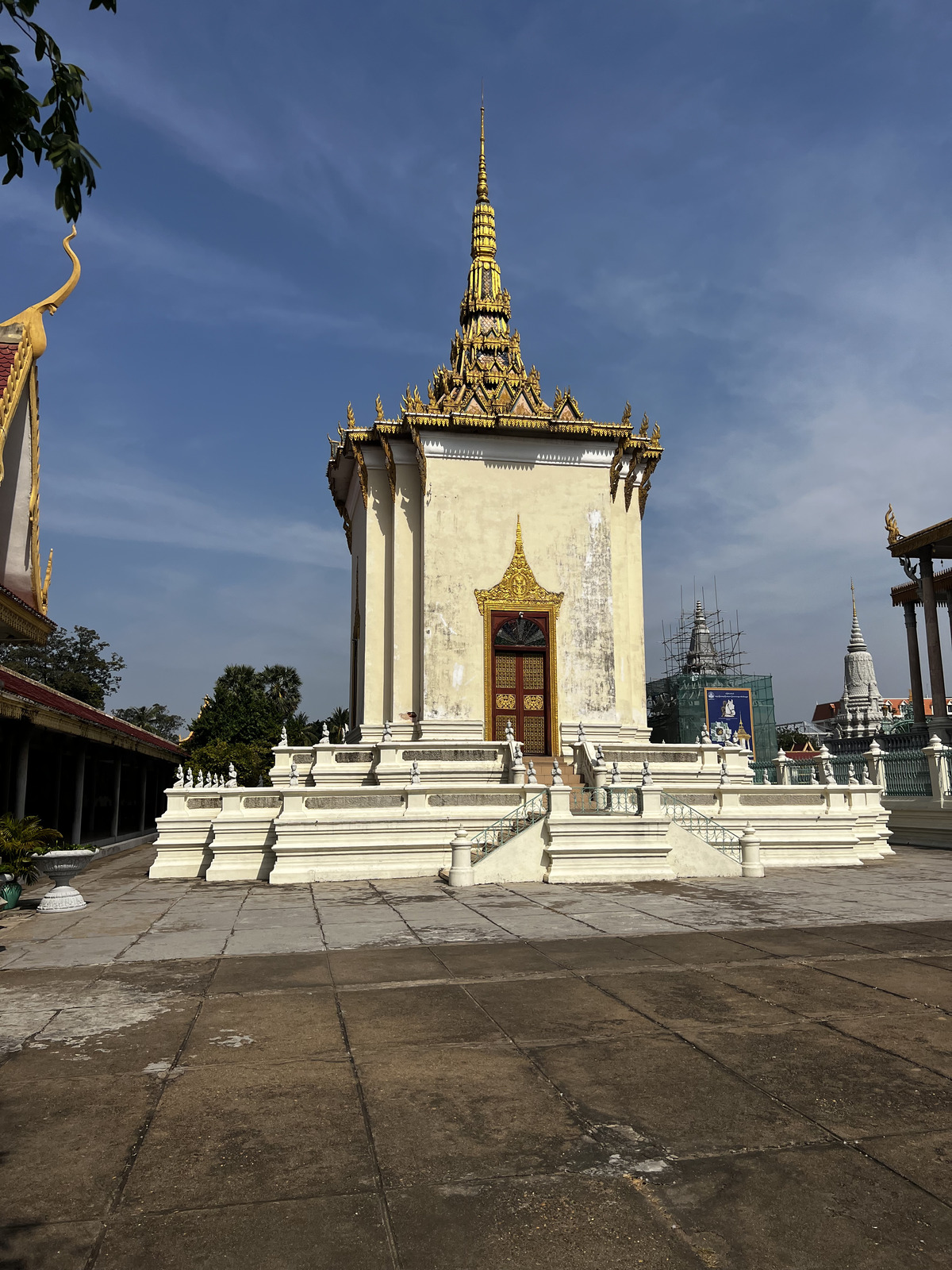 Picture Cambodia Phnom Penh Royal Palace 2024-01 51 - Flights Royal Palace