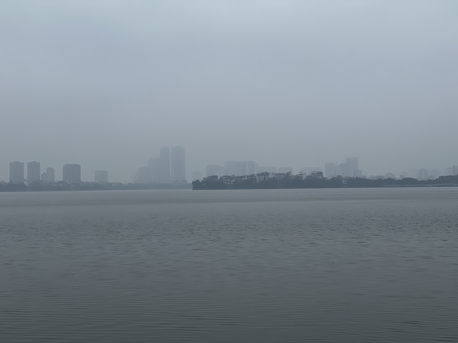 Picture Vietnam Hanoi Tay Lake 2024-01 27 - Flight Tay Lake