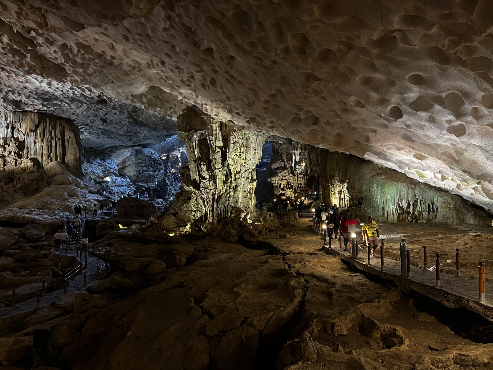 Picture Vietnam Ha Long Bay Sung Sot Cave 2024-01 42 - Sight Sung Sot Cave