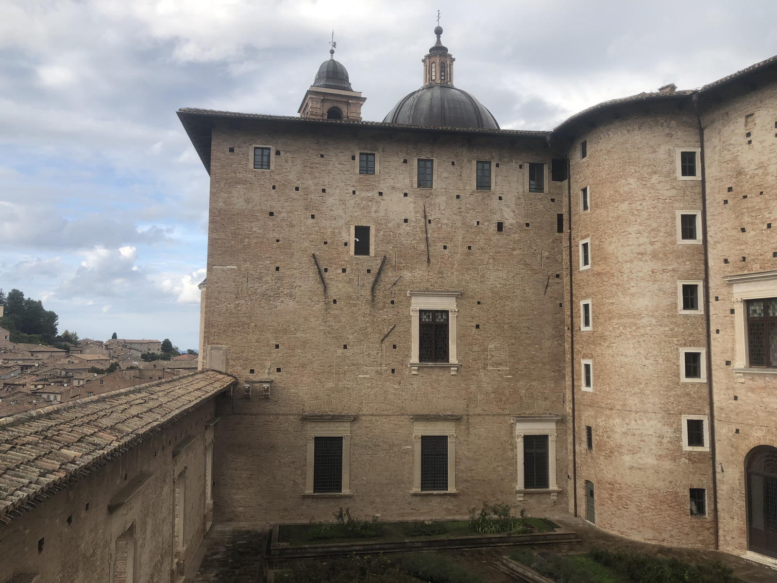 Picture Italy Urbino 2024-09 247 - Store Urbino