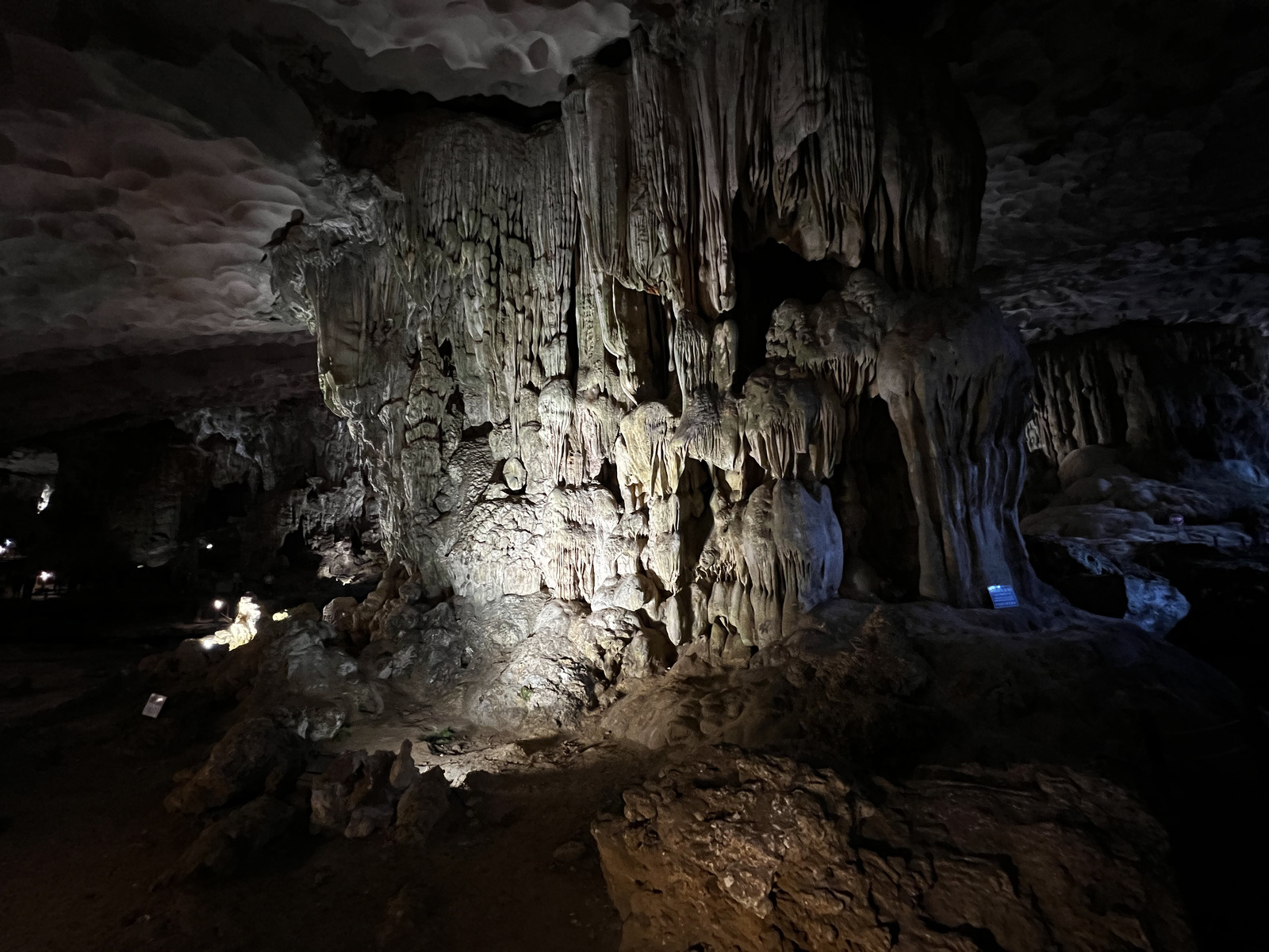 Picture Vietnam Ha Long Bay Sung Sot Cave 2024-01 8 - Photographer Sung Sot Cave