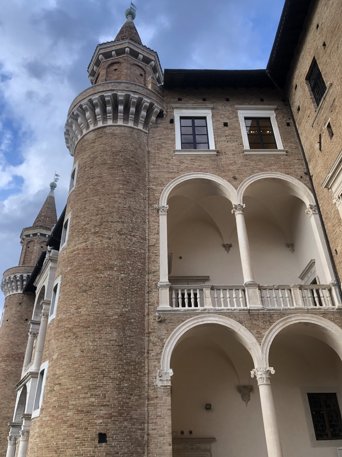 Picture Italy Urbino 2024-09 89 - Tourist Urbino