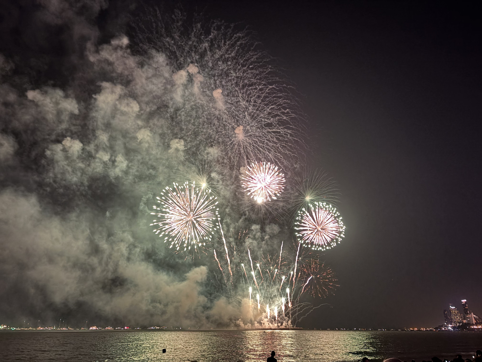 Picture Thailand Pattaya Fireworks 2024-12 59 - Sight Fireworks