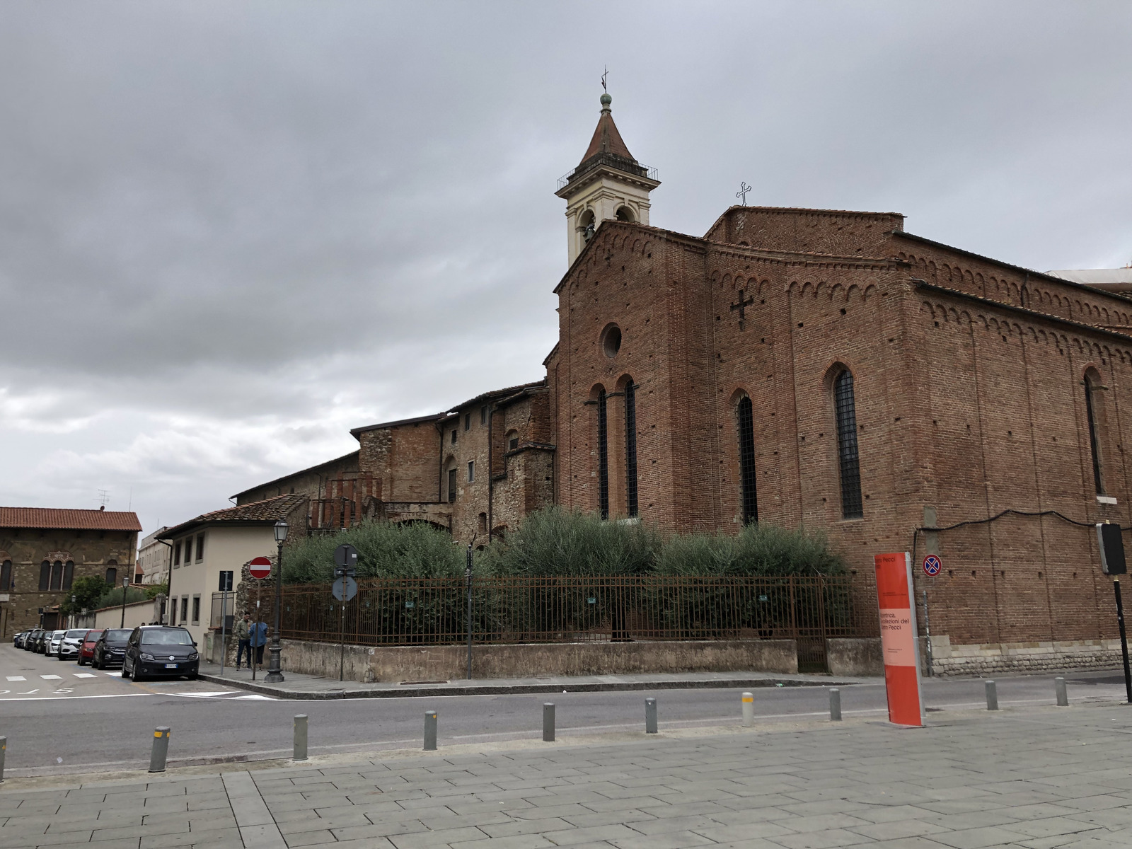 Picture Italy Prato 2024-09 4 - Shopping Mall Prato