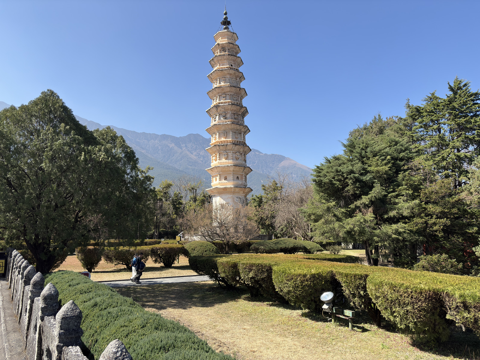 Picture China Dali Three pagodas 2026-01 27 - Store Three pagodas