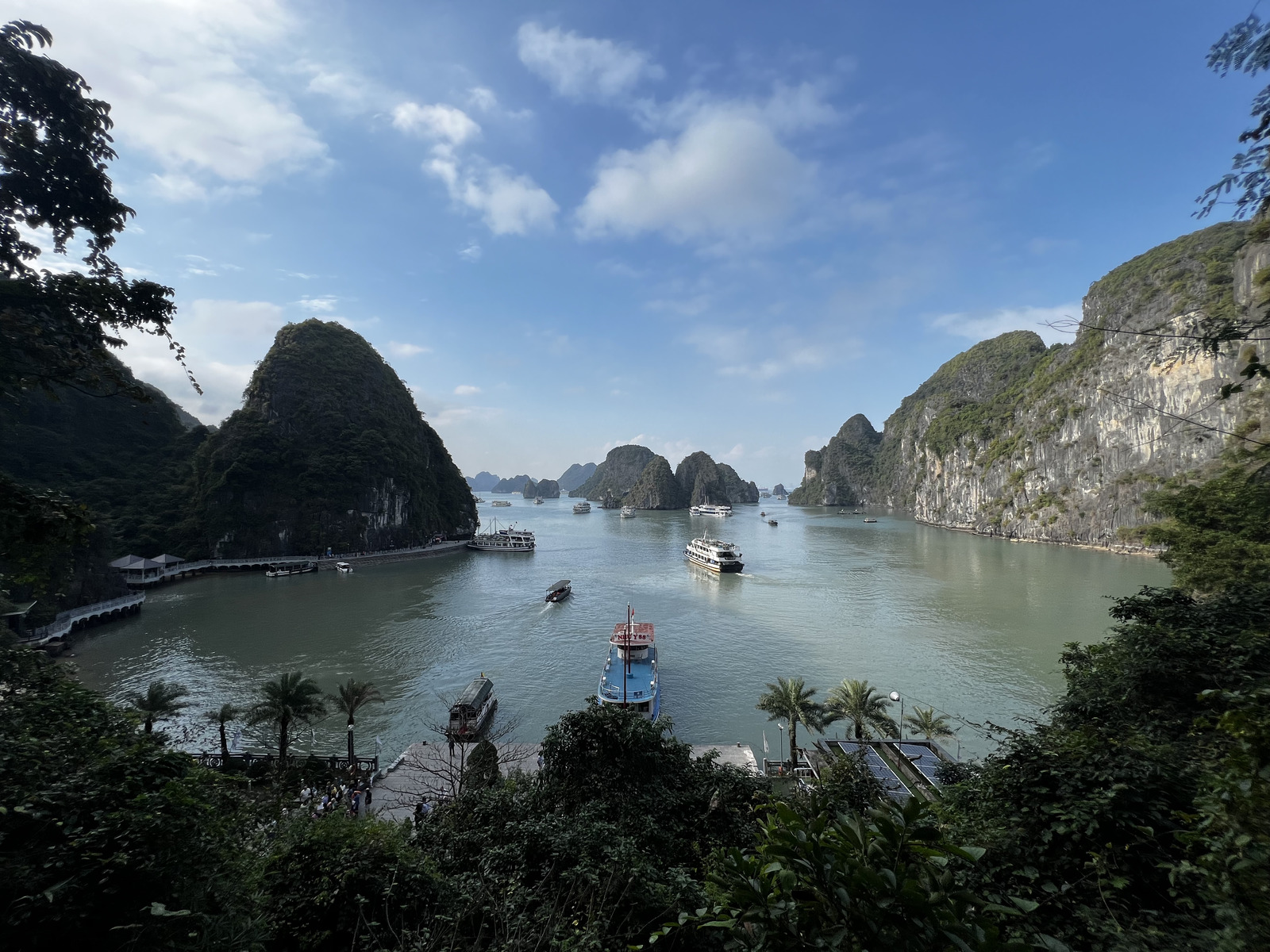 Picture Vietnam Ha Long Bay 2024-01 25 - Perspective Ha Long Bay
