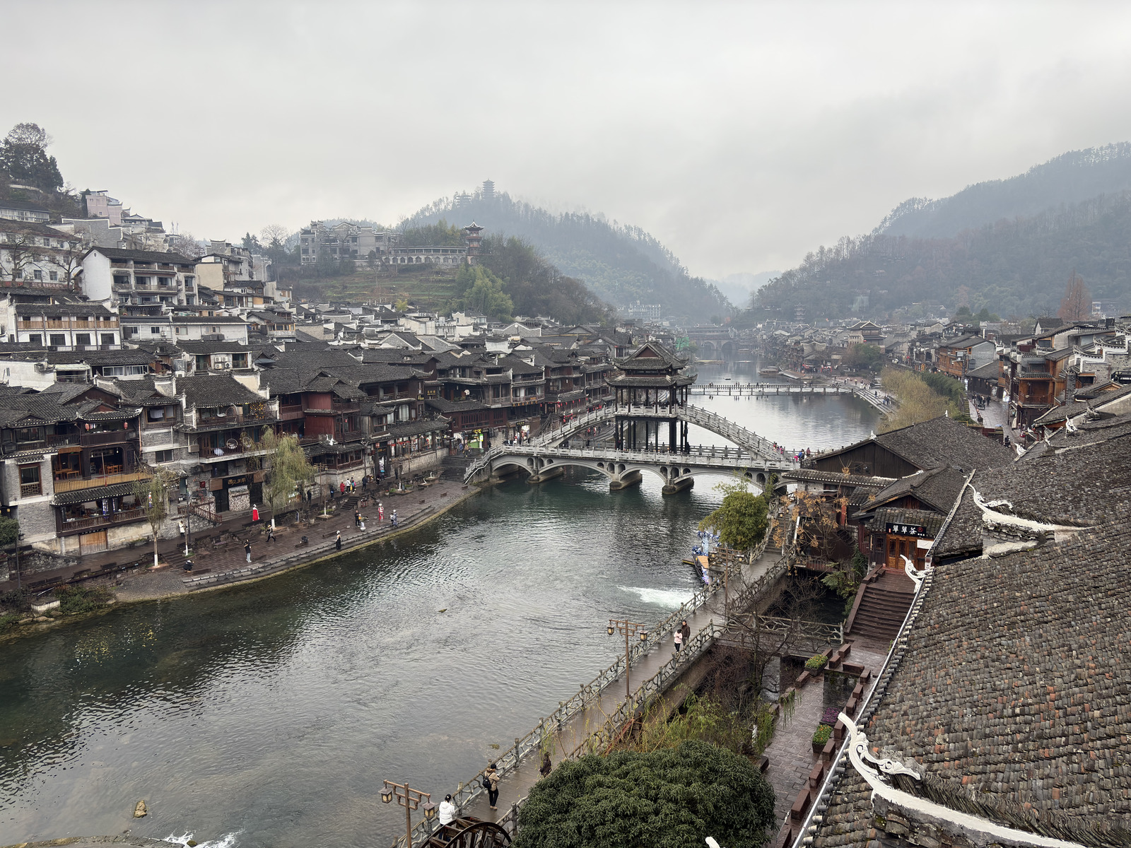 Picture China Fenghuang Ancient City 2026-01 126 - Store Fenghuang Ancient City