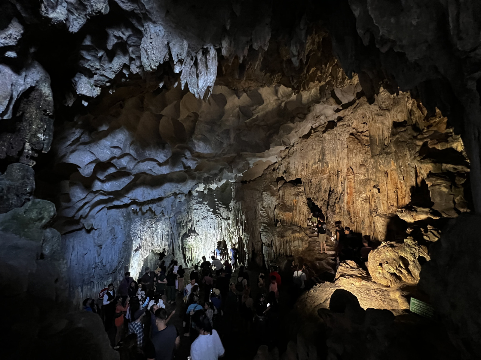 Picture Vietnam Ha Long Bay Sung Sot Cave 2024-01 55 - Picture Sung Sot Cave