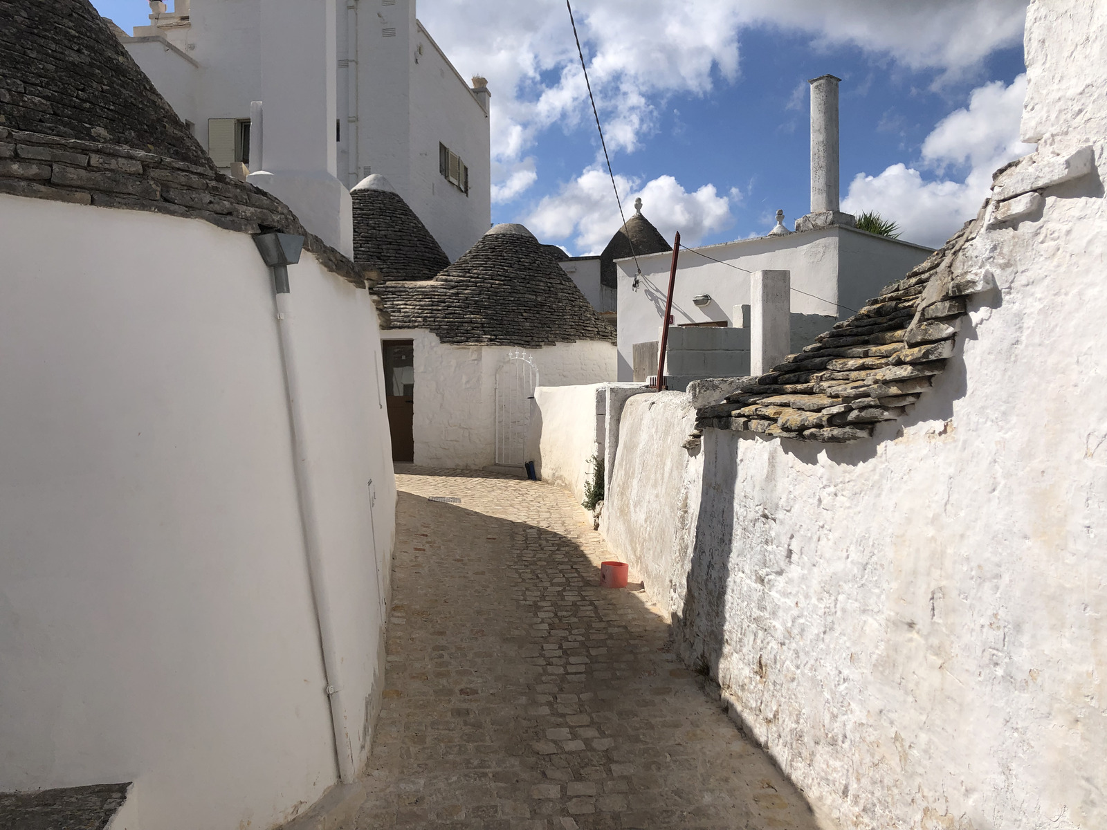 Picture Italy Alberobello 2024-09 50 - Store Alberobello