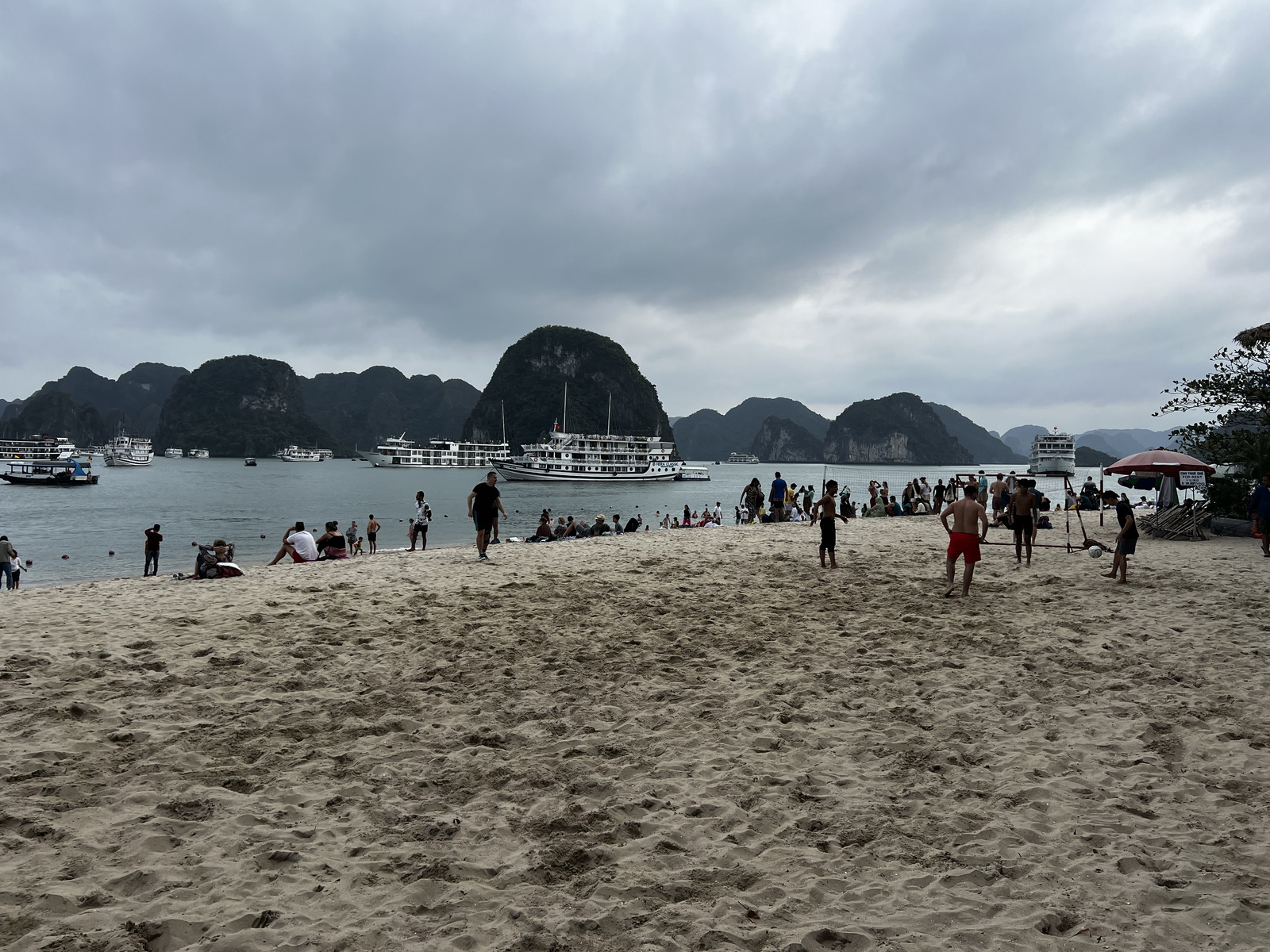 Picture Vietnam Ha Long Bay 2024-01 117 - Car Ha Long Bay