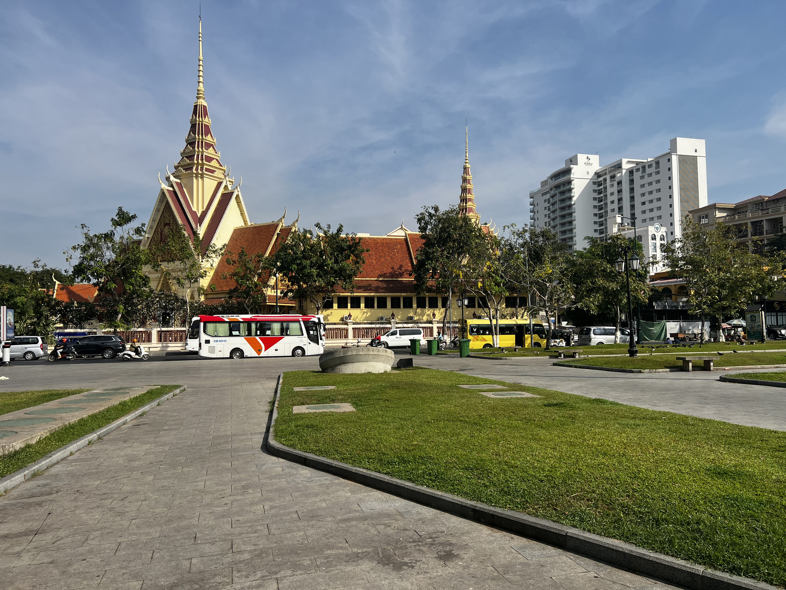 Picture Cambodia Phnom Penh Royal Palace 2024-01 8 - Views Royal Palace