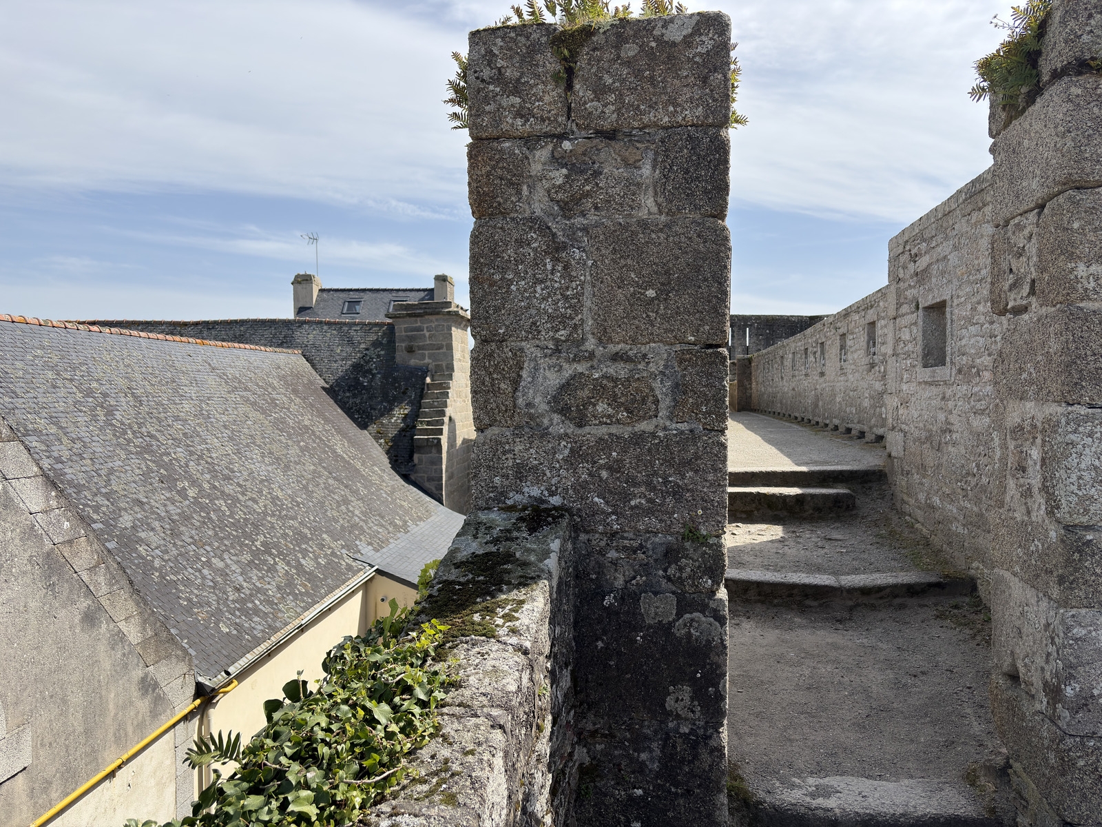 Picture France Concarneau Ville close 2026-04 131 - Sight Ville close
