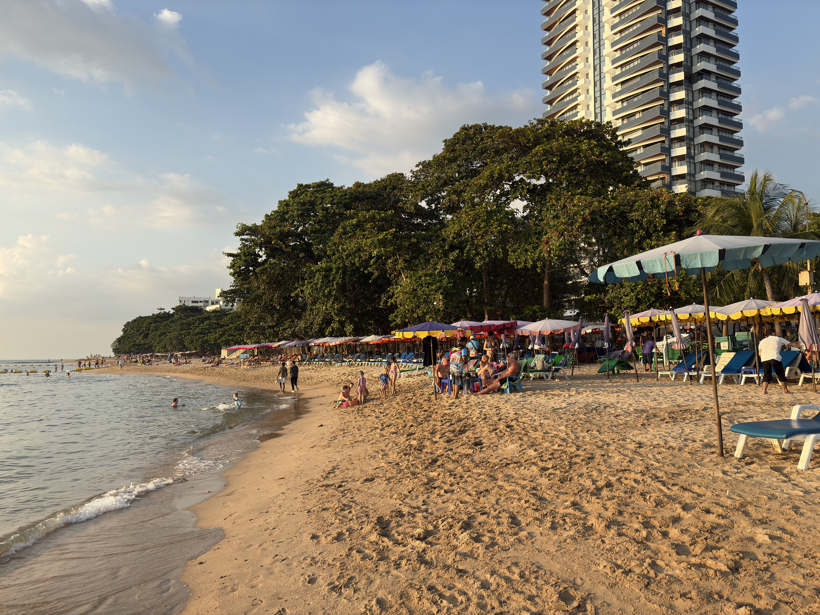 Picture Thailand Pattaya Dongtan beach 2025-12 19 - Sight Dongtan beach