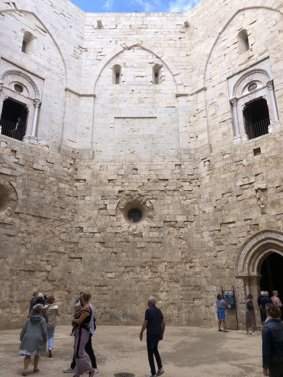 Picture Italy Castel del monte 2024-09 18 - Trail Castel del monte