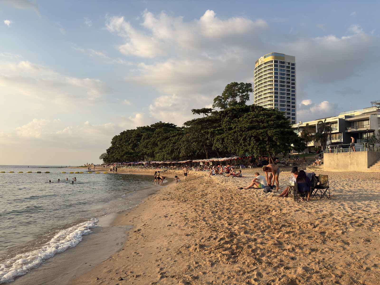 Picture Thailand Pattaya Dongtan beach 2025-12 43 - Flights Dongtan beach