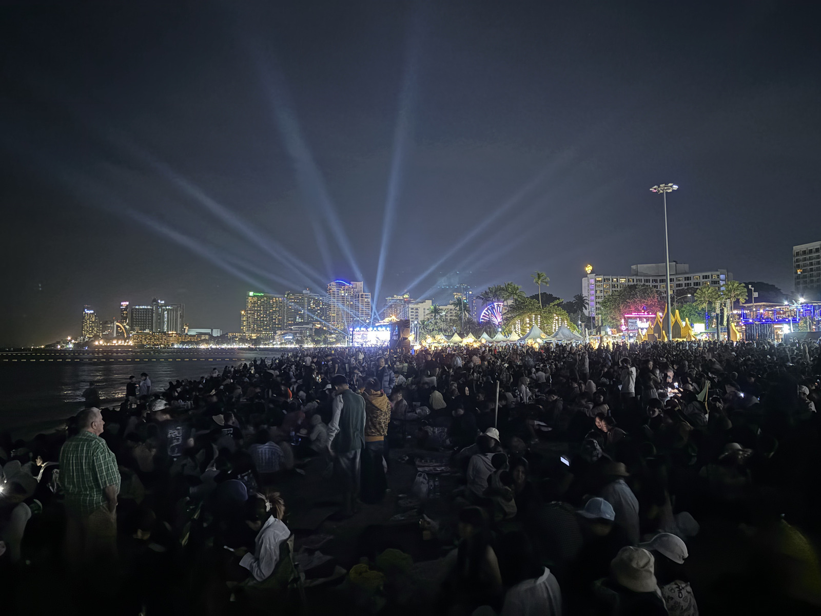 Picture Thailand Pattaya pattaya firework festival 2025-12 57 - Map pattaya firework festival
